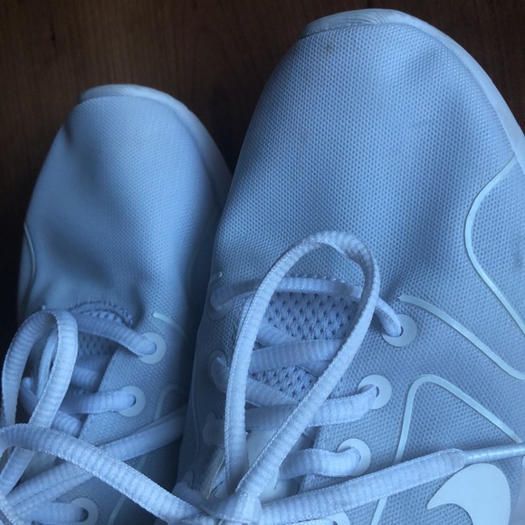 Nike shoes - Picture 6 of 6